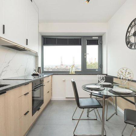 Apartport Wyjatkowe Apartamenty Z Widokiem Na Port W Gdyni By Noclegi Renters Гдиня Екстериор снимка