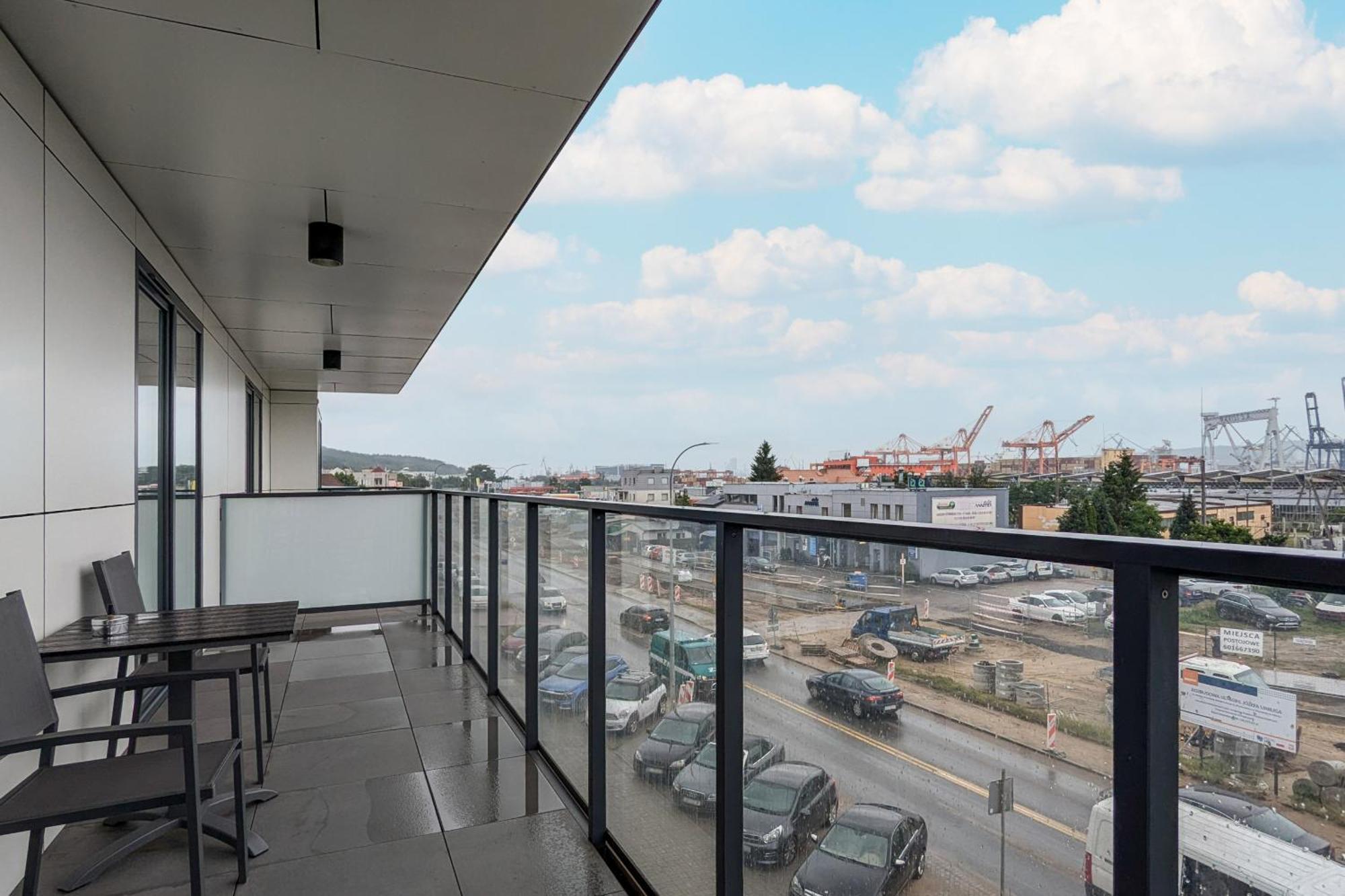 Apartport Wyjatkowe Apartamenty Z Widokiem Na Port W Gdyni By Noclegi Renters Гдиня Екстериор снимка