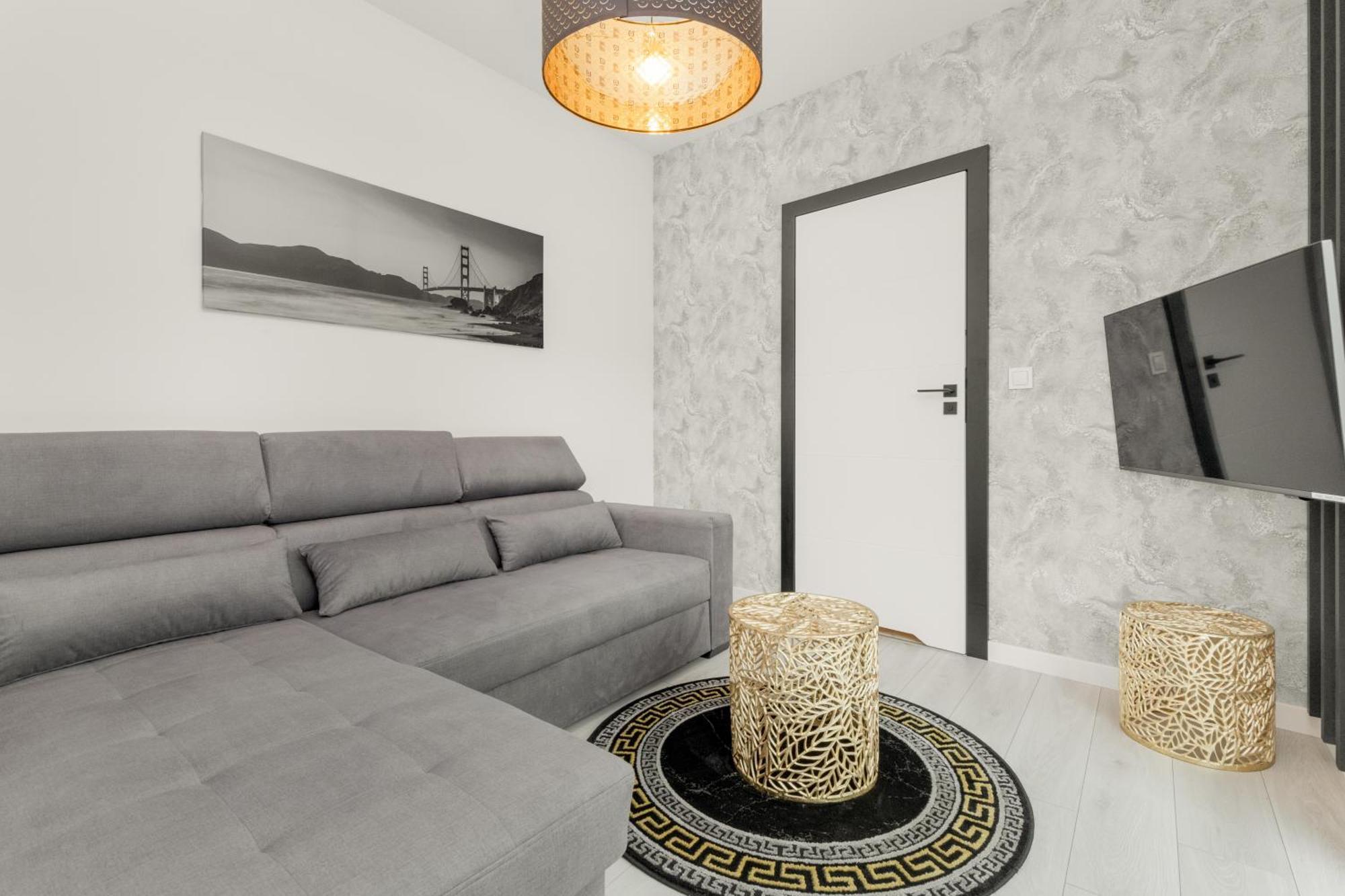 Apartport Wyjatkowe Apartamenty Z Widokiem Na Port W Gdyni By Noclegi Renters Гдиня Екстериор снимка